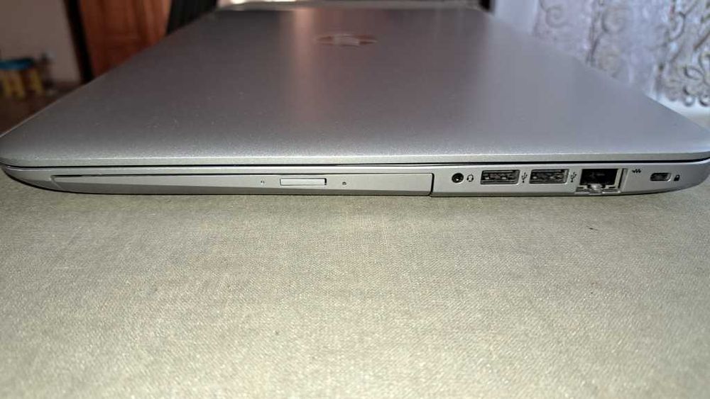 HP ProBook 450 G4 15,6" Intel Core i5, 4GB RAM, SSD 256GB, Win 10 Prof