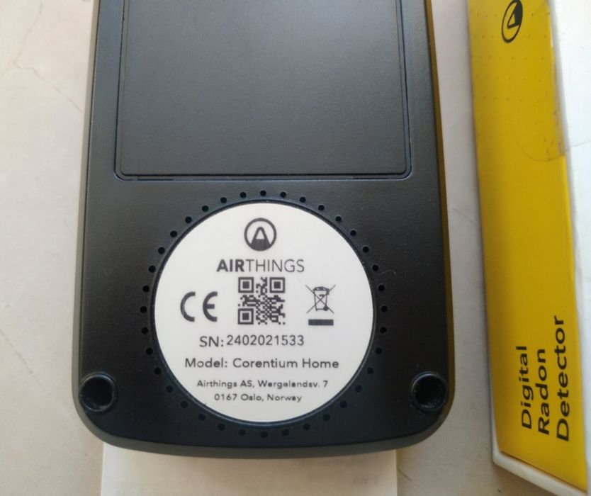 Дозиметр альфа излучения (радиации). Радиометр радона  Airthings