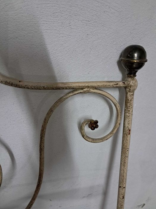 Cama ferro corpo e meio