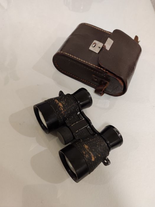 Ретро бінокль з східної Німеччини