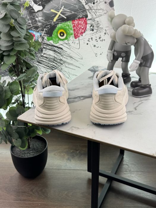 Кросівки Hoka Bondi SR 41 розмір Е16511