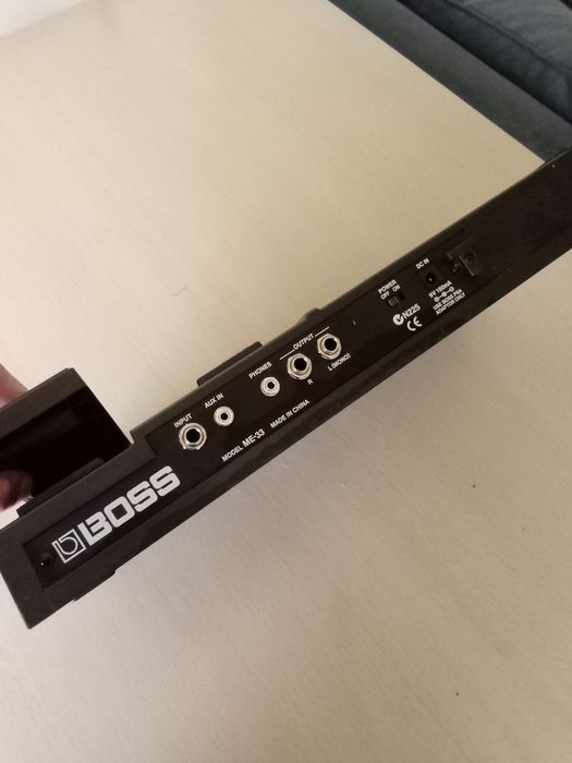 Vendo Pedaleira clássica BOSS mE- 33