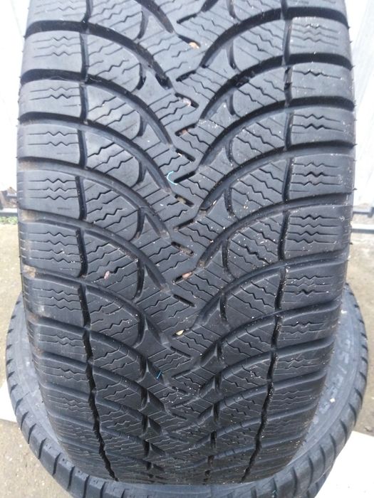 Продам гуму на 16 Ціна2000 за все.