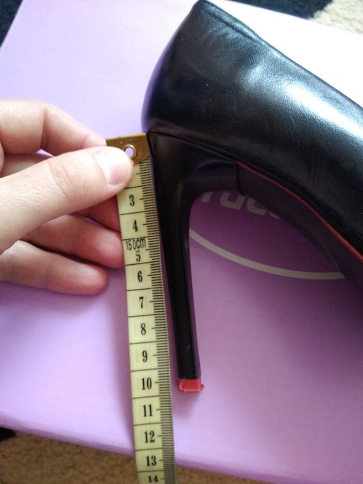 Buty na wysokim obcasie 37