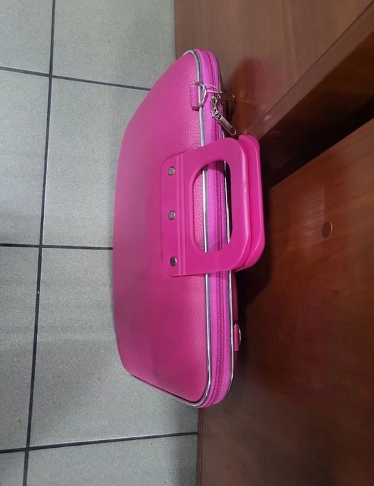 Aktówka różowa na laptop 15,6 cali wymiary 40×29 cm