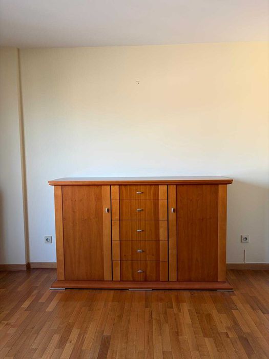 Aparador de Sala em Cerejeira