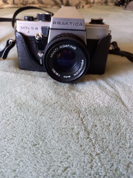 Câmara fotográfica marca Practika