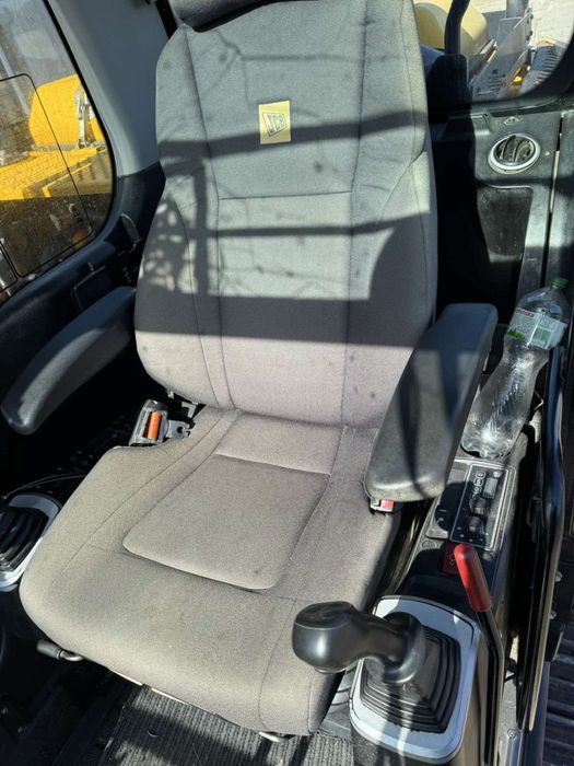 Гусеничний екскаватор JCB JS130LC, 2017