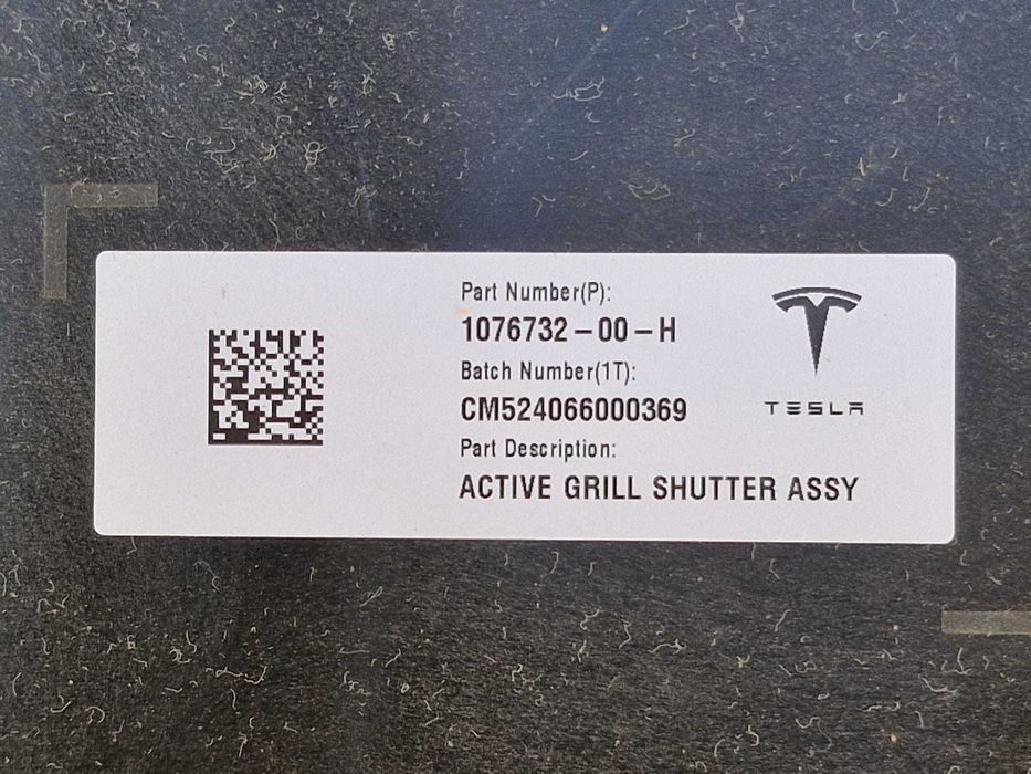 Tesla 3 wlot/kierownica powietrza 107673200h