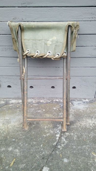 wojskowe krzeslo prl