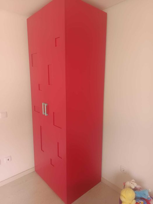 Móvel com gavetões