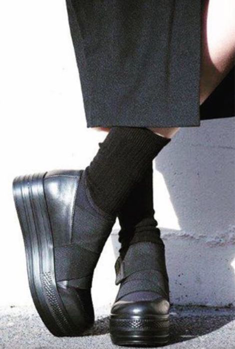 Стильные и модные лоферы FESSURA Италия