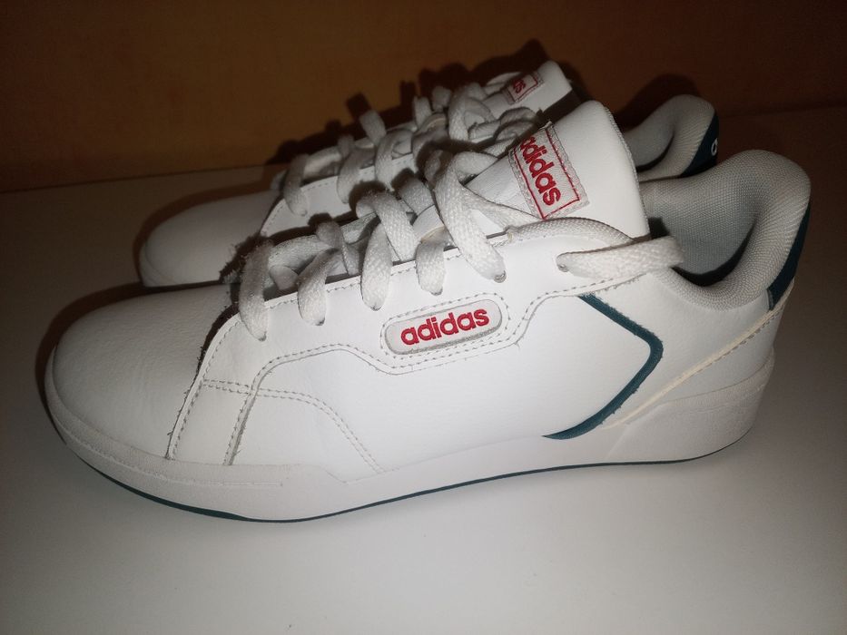 Продам оригінальні кросівки Adidas