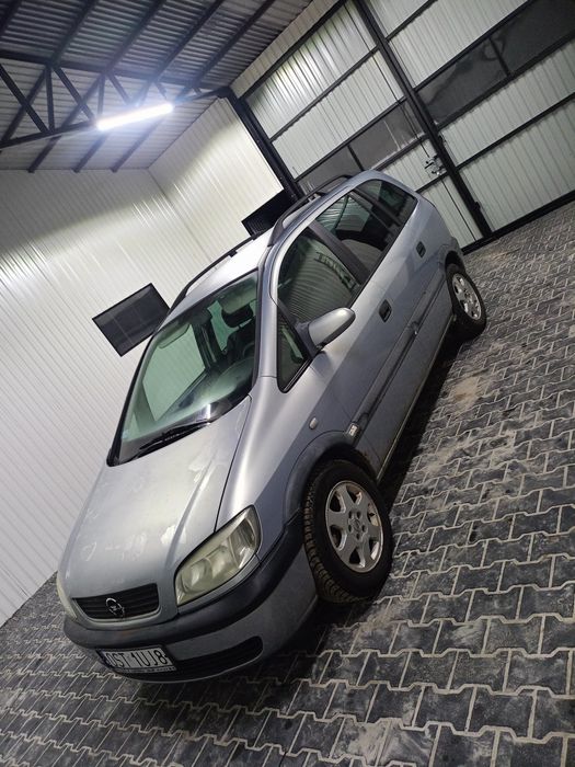 Sprzedam opel Zafira 2000 r.