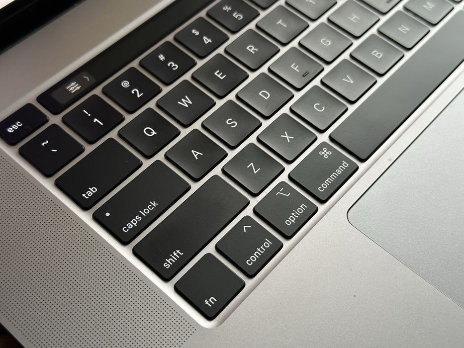 MacBook Pro 16 2019 i7 512ssd