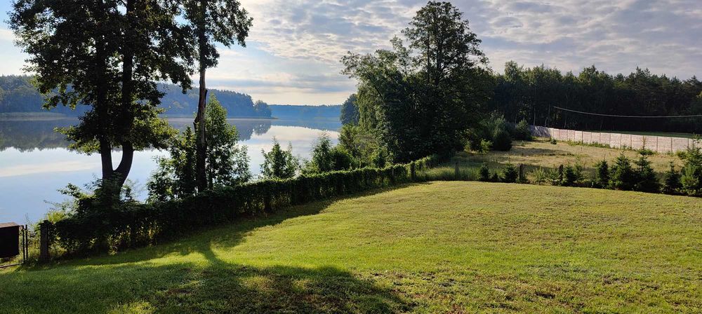 domek nad jeziorem z jaccuzi