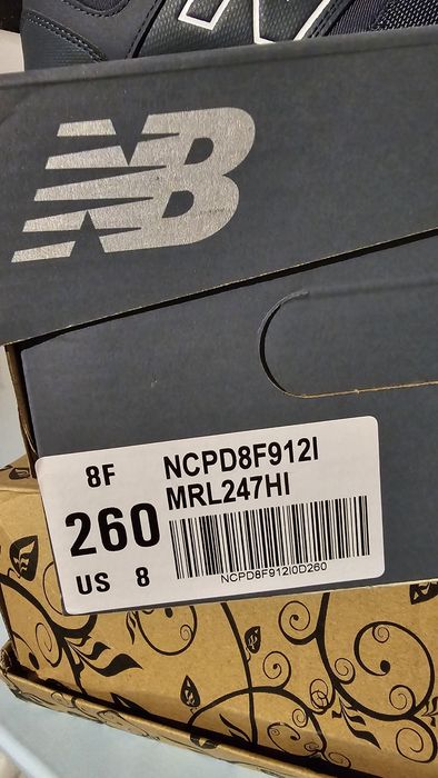 Buty nowe sportowe New Balance modny kolor rozmiar 41.5