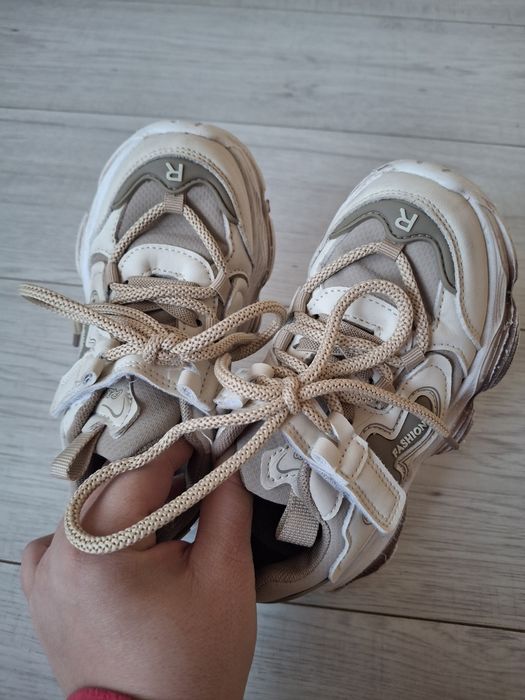 Кросівки для дівчинки 30 розмір