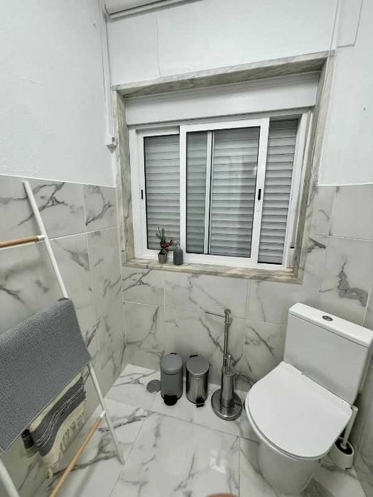 Quarto Casal Corroios Com Contrato Recibos