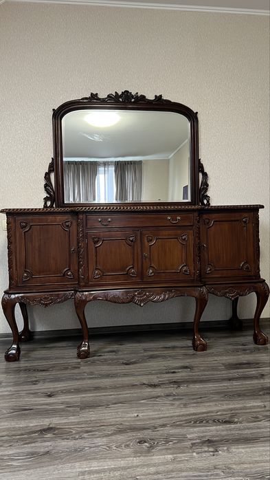 Продам комод із дзеркалом, Малайзія