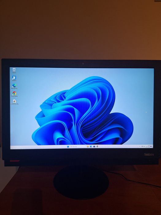 Komputer All In One Lenovo Think Centre