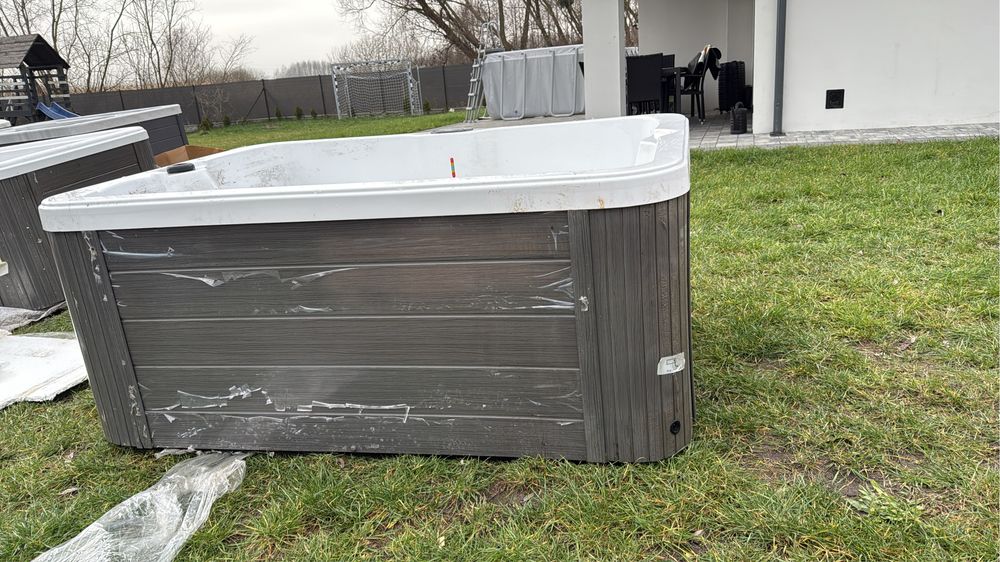Jacuzzi zewnetrzne całoroczne 3 osobowe bluetooth muzyka