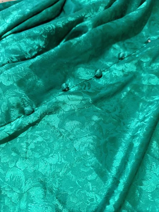 Плаття зелене нове