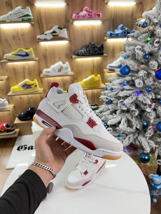 Кросівки Nike Air Jordan 4 SB Varsity Red
