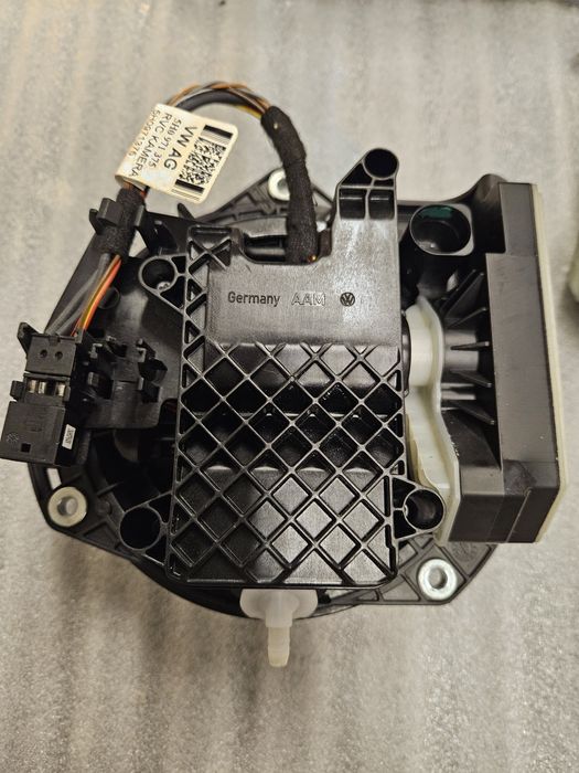 Оригінальна камера VW Golf 8, ID3 в значку