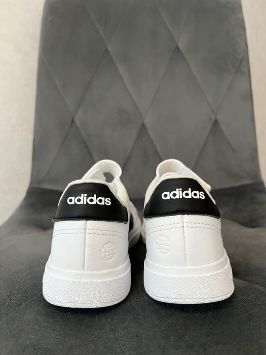 Кросівки Adidas 32 розмір