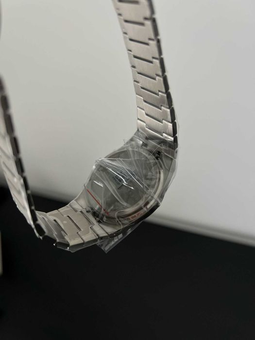 Relógio Tissot PRX — novo com caixa e certificado