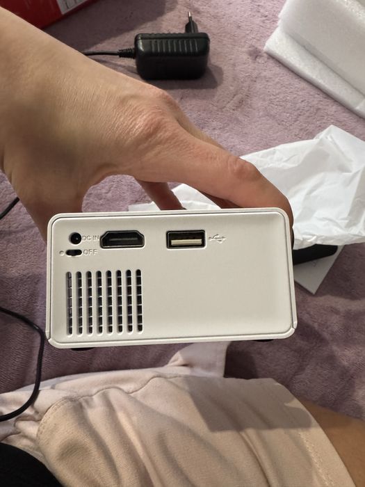 Мини LED проектор