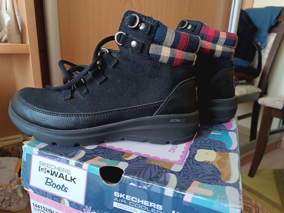 Осінні жіночі черевички Sketches Ultra Go 36 р.