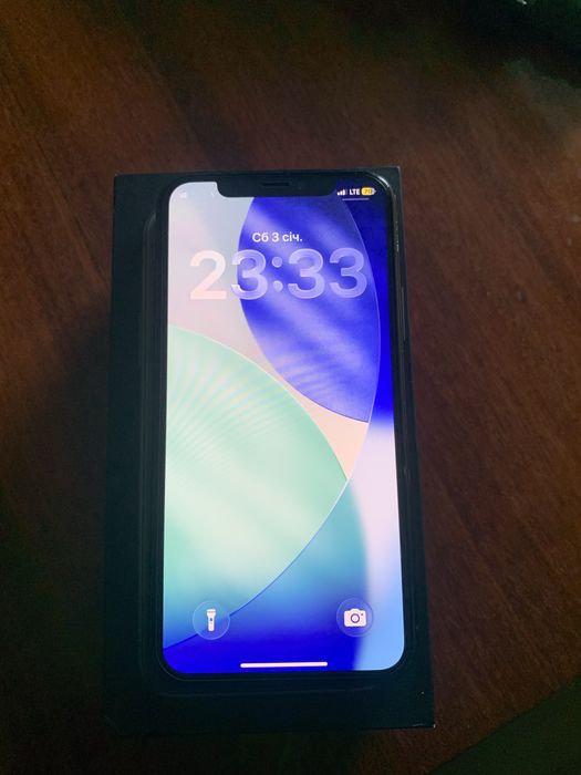 Продам власний айфон 11  про 256 зелений в нормальному стані