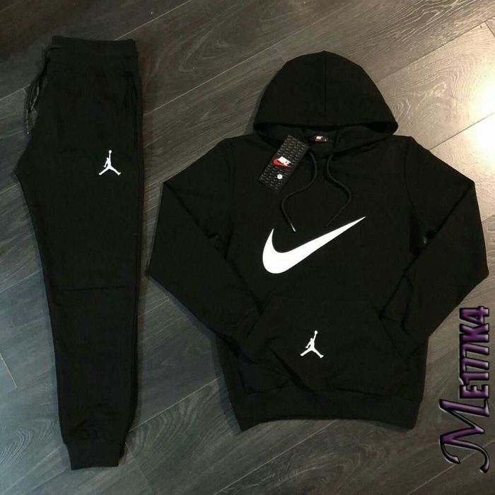 Чоловічий спортивний  костюм HD