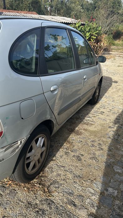 Renault Scénic 1.4 de 2002 — 1.200 € negociáveis
