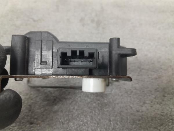 Motor da comporta da sofagem SUZUKI Liana Sedan (ER, RH_)