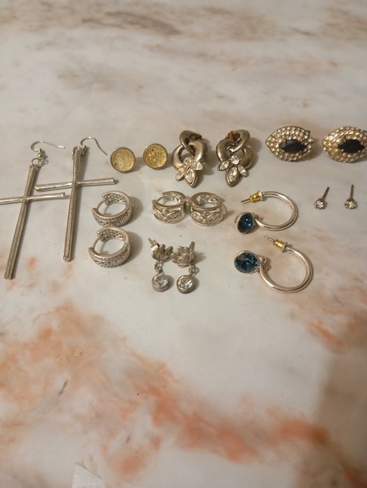 Продам серьги, клипсы.