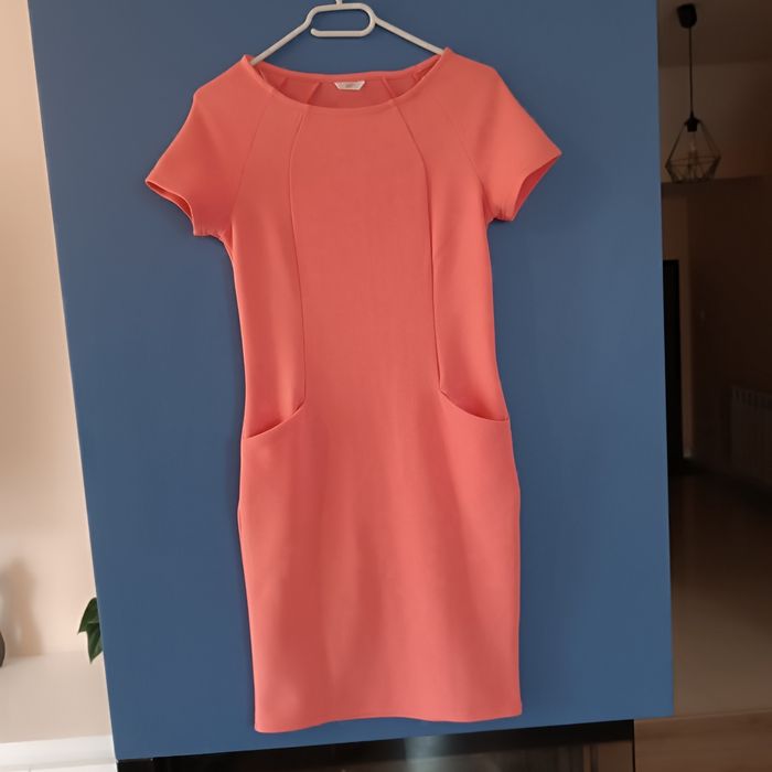 Prosta elegancka sukienka rozm. 34