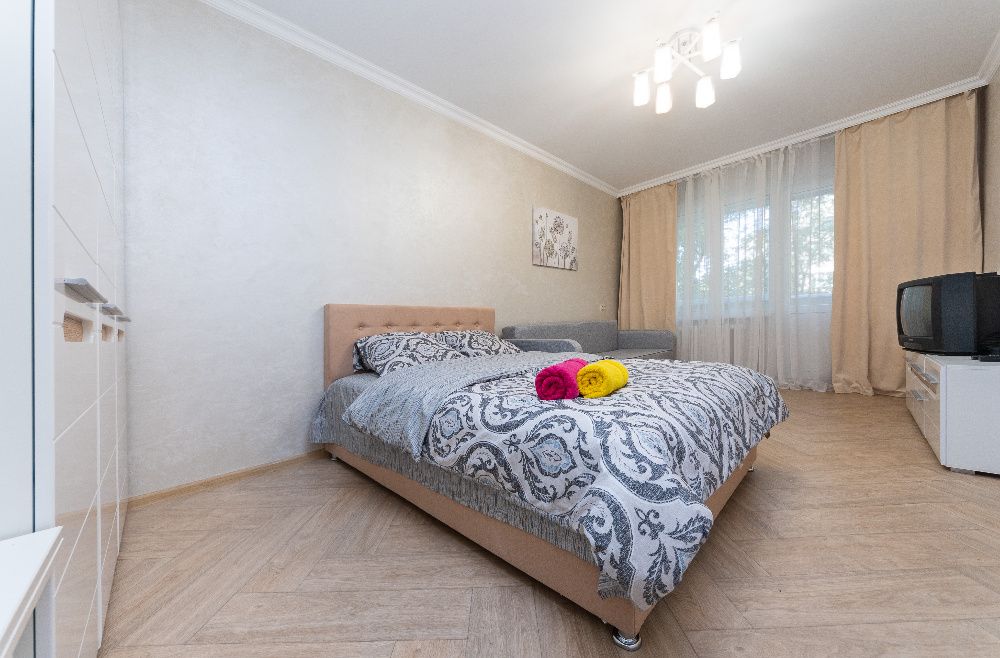 2к.посуточно,почасово,метро Левобережная рядом