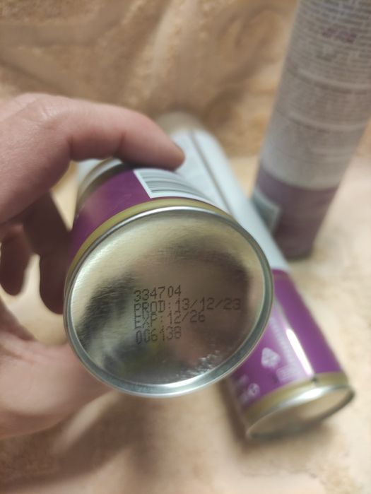 Lakier do włosów Wella Deluxe ultra strong 3 sztuki