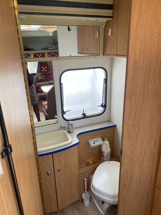 Vendo autocaravana com motor com garantia