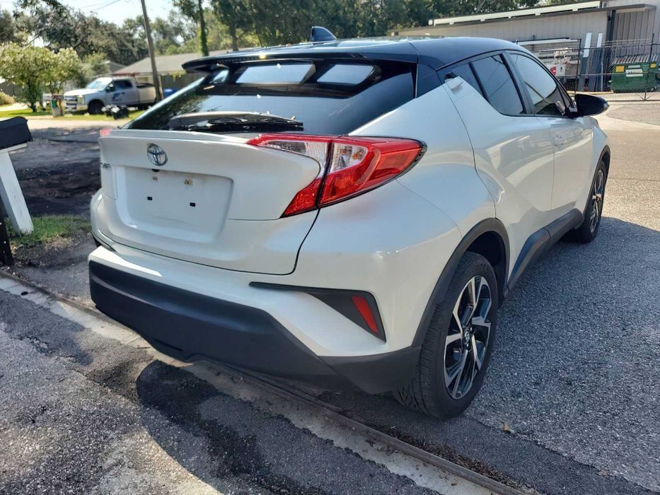 Toyota C-HR XLE      2019
