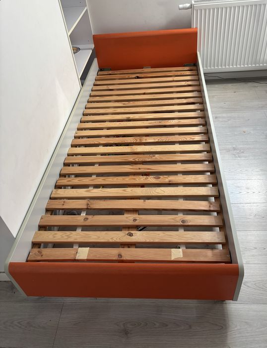 Lóżko młodzieżowe 200x 90 używane biurko gratis