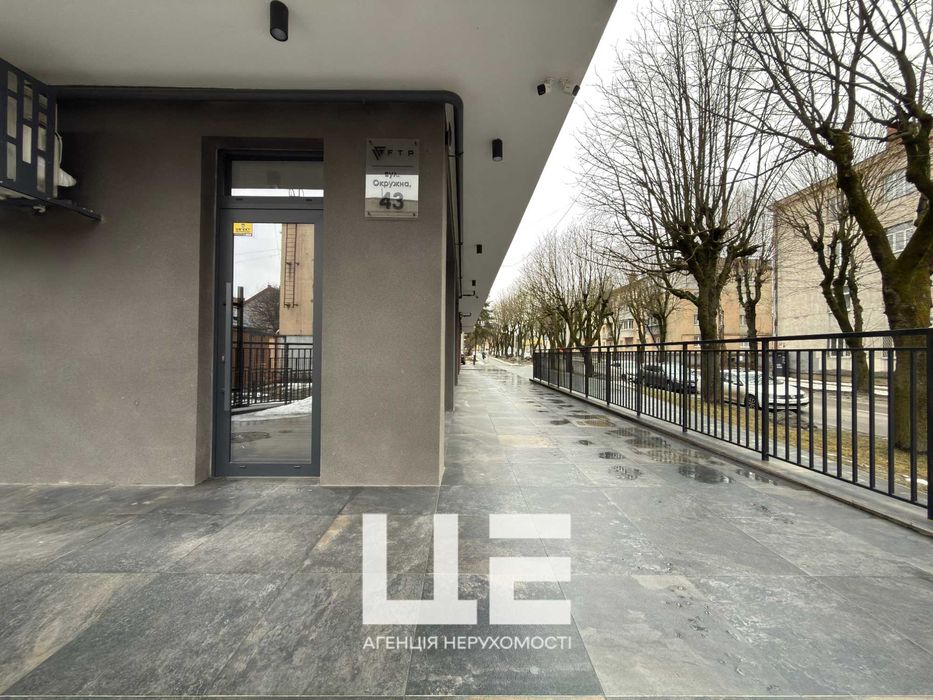 Продаж комерційного приміщення. 204кв.м. Фасад. вул. Окружна 43.