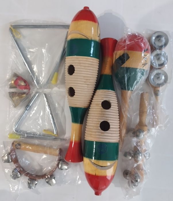 Instrumentos musicais - novos no saco original