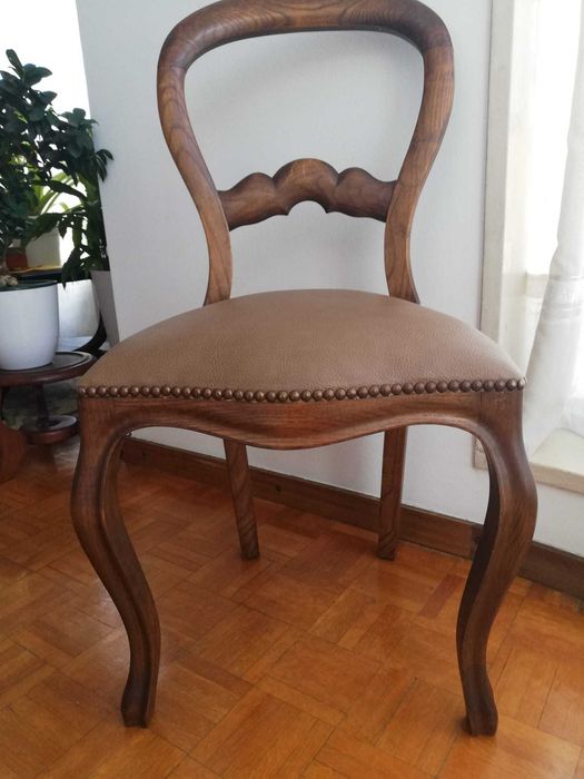 Mesa de Jantar extensível em madeira maciça - antiga em excelente estado - antiguidade bem cuidada