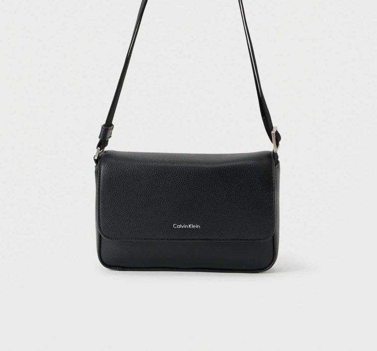 100% ОРИГІНАЛ Calvin Klein raised small flap crossbody NEW сумка чорна чоловіча через плече нова колекція 2026