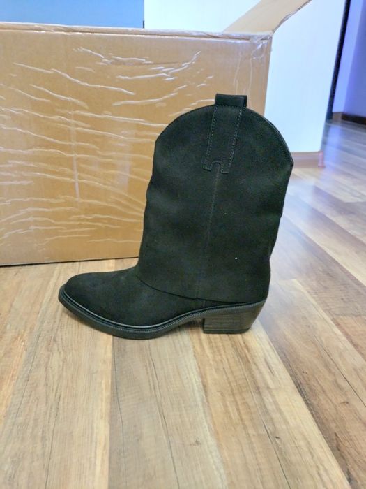 Козаки замшеві чорного кольору