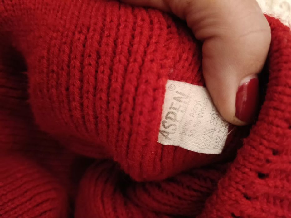 Czerwona czapka 50% wełny